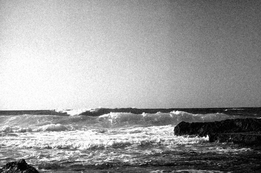 Waves breaking on rocks